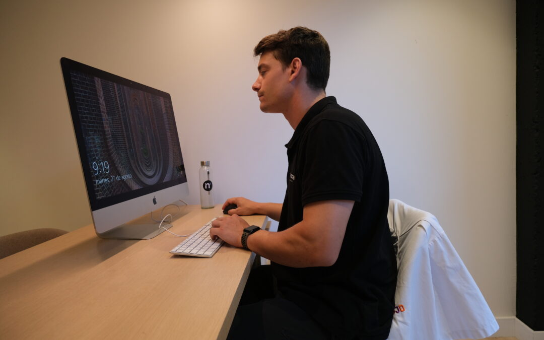 Com Prevenir i Tractar els Dolors Cervicals en Feines d’Oficina